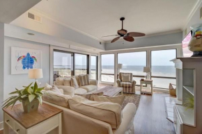 1405 Ocean Club by AvantStay Oceanfront Home w Shared Pool